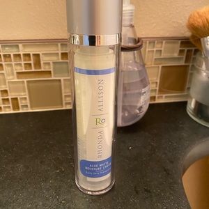 Rhonda Allison Aloe Matte Cream